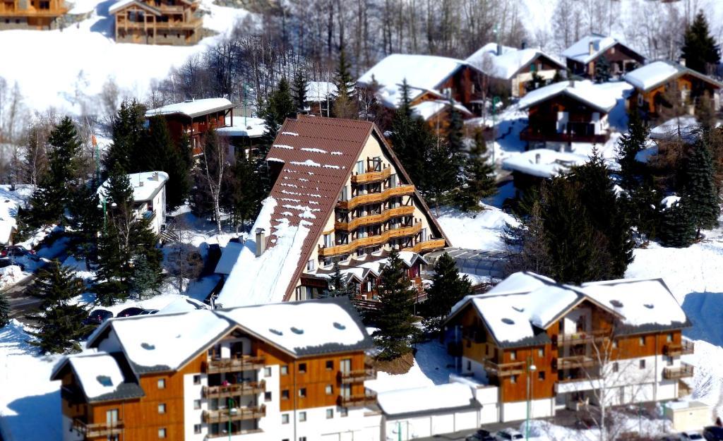 Hotel Adret Les Deux Alpes Bagian luar foto