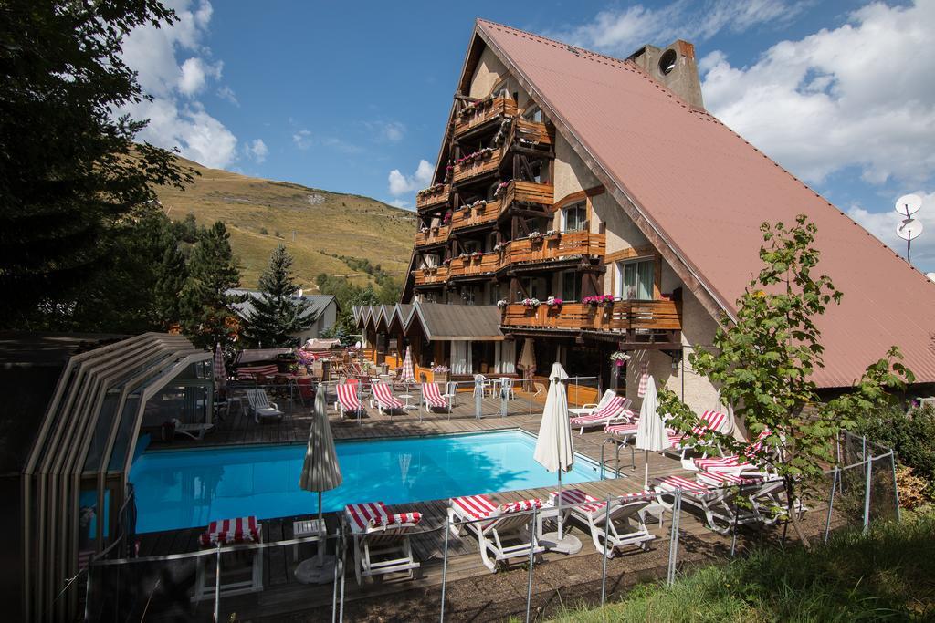 Hotel Adret Les Deux Alpes Bagian luar foto